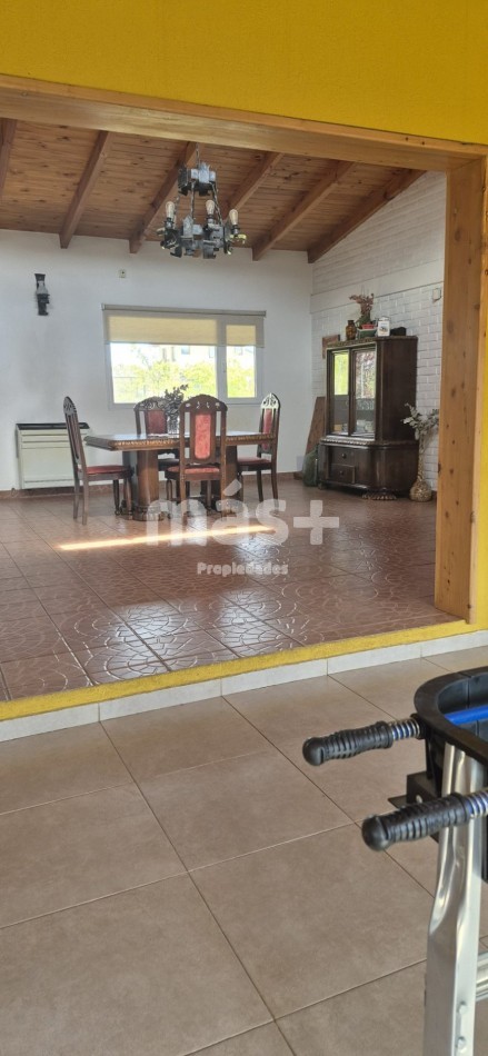 Casa 4 dormitorios, playroom, parque y garage doble - Dina Huapi