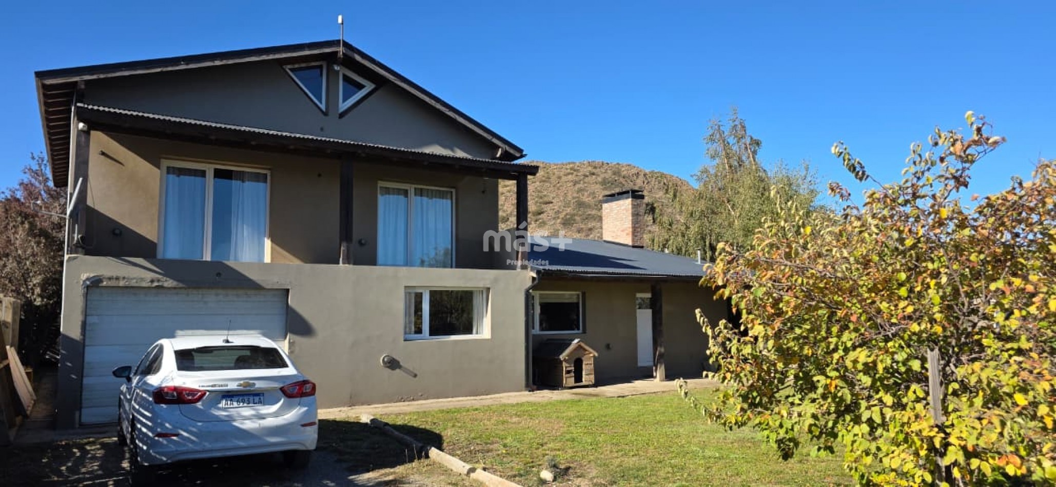 Casa 4 dormitorios, playroom, parque y garage doble - Dina Huapi